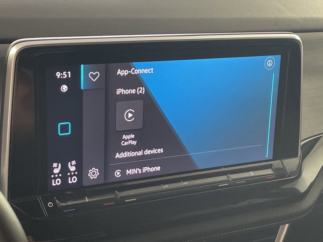 2025 Volkswagen Atlas Cross Sport SE w/Tech - Photo 15