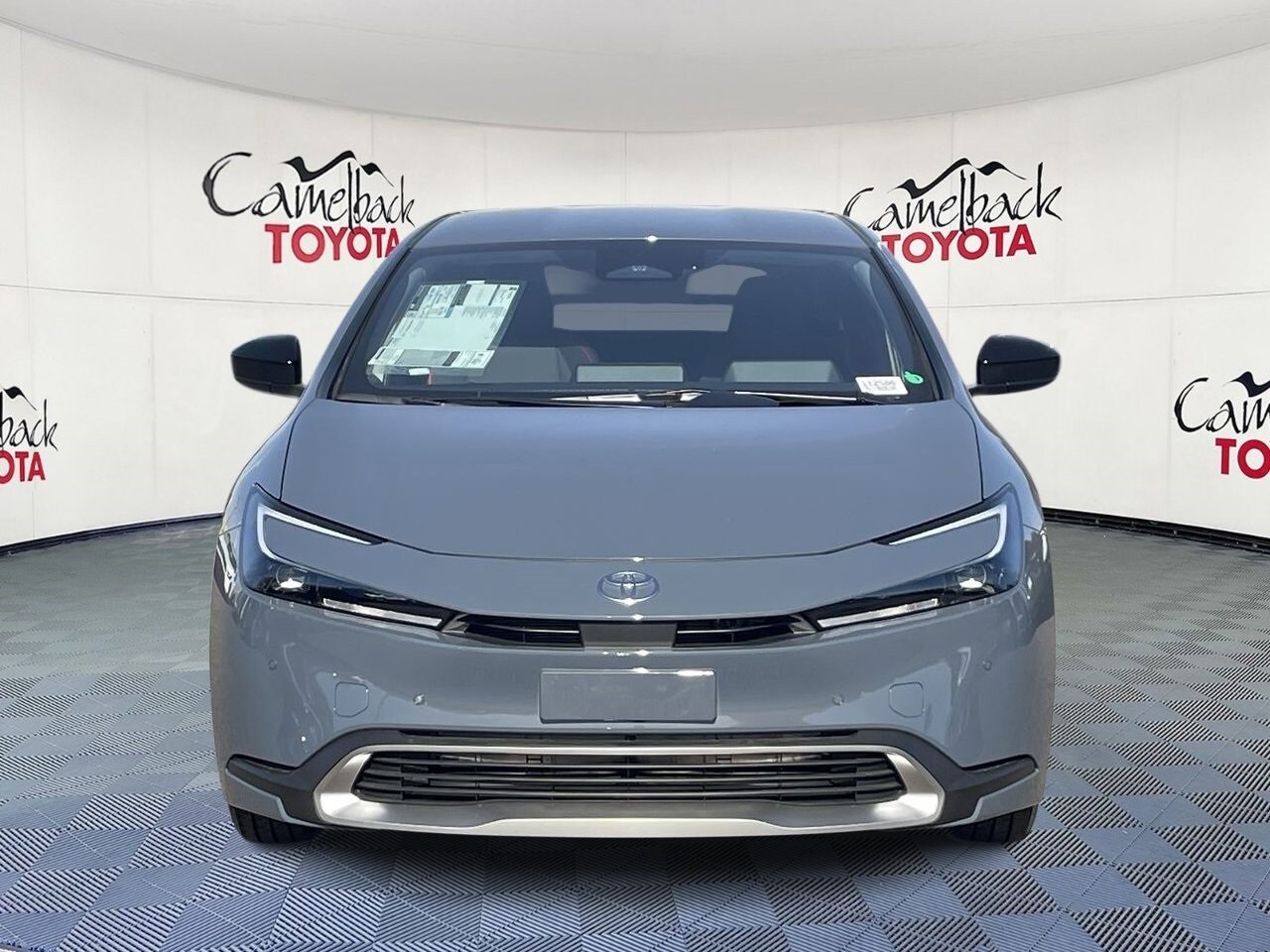 2026 Toyota Prius Plug-in Hybrid SE photo 3