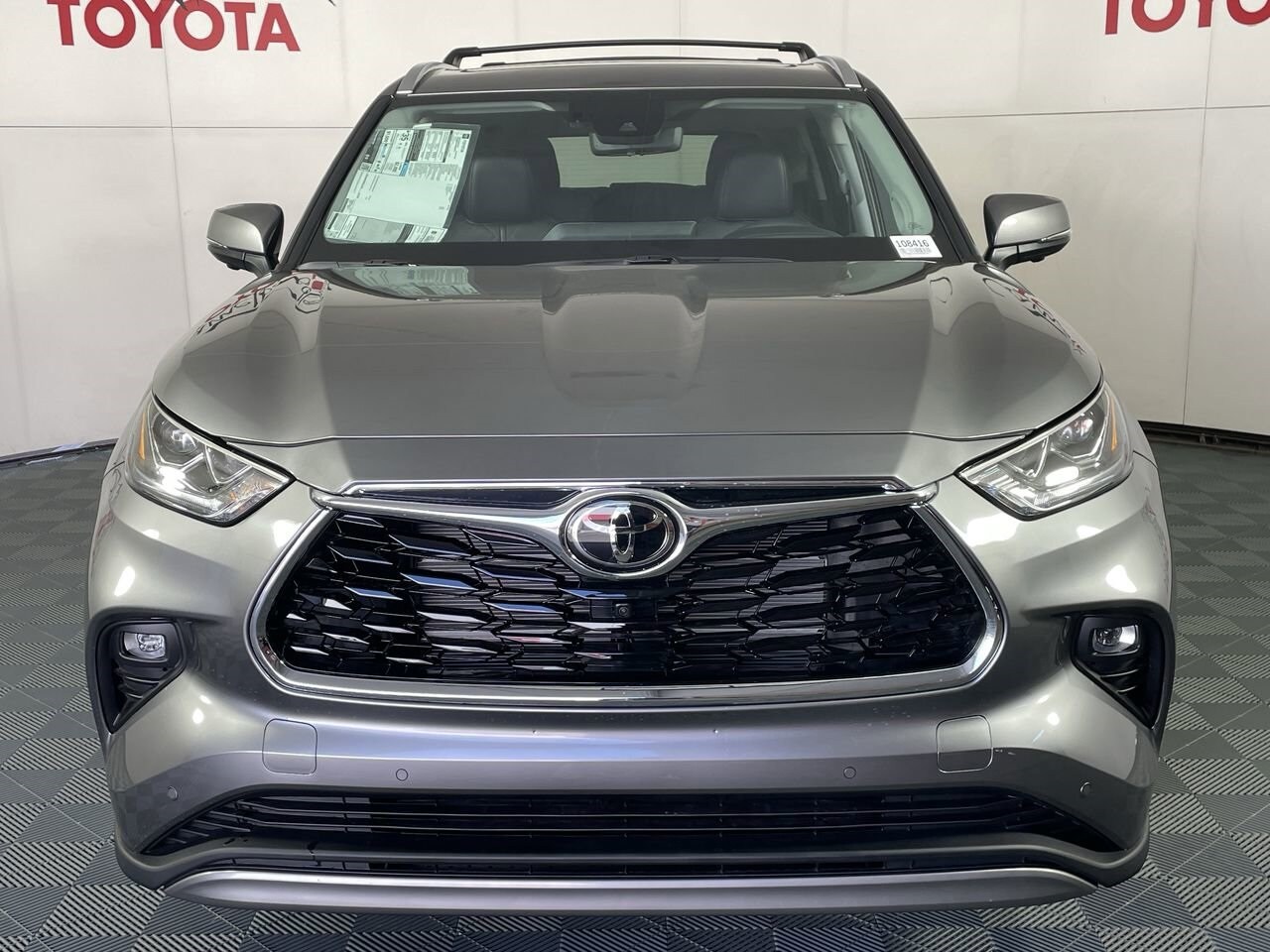 2026 Toyota Highlander Hybrid Platinum photo 2