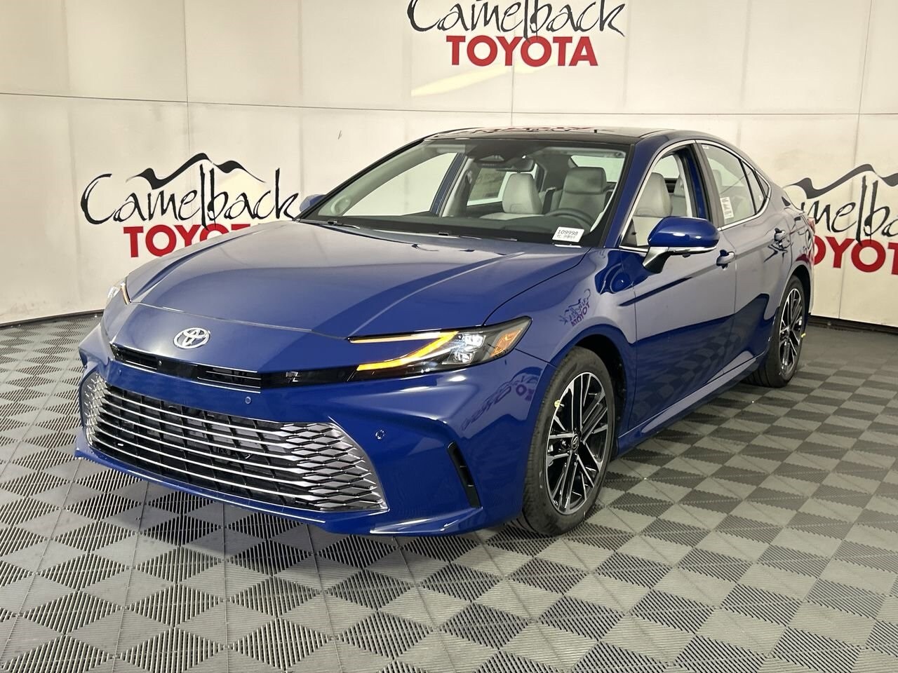 2025 Toyota Camry XLE photo 2