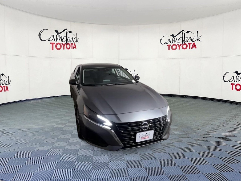 Used 2025 Nissan Altima 2.5 SV Sedan