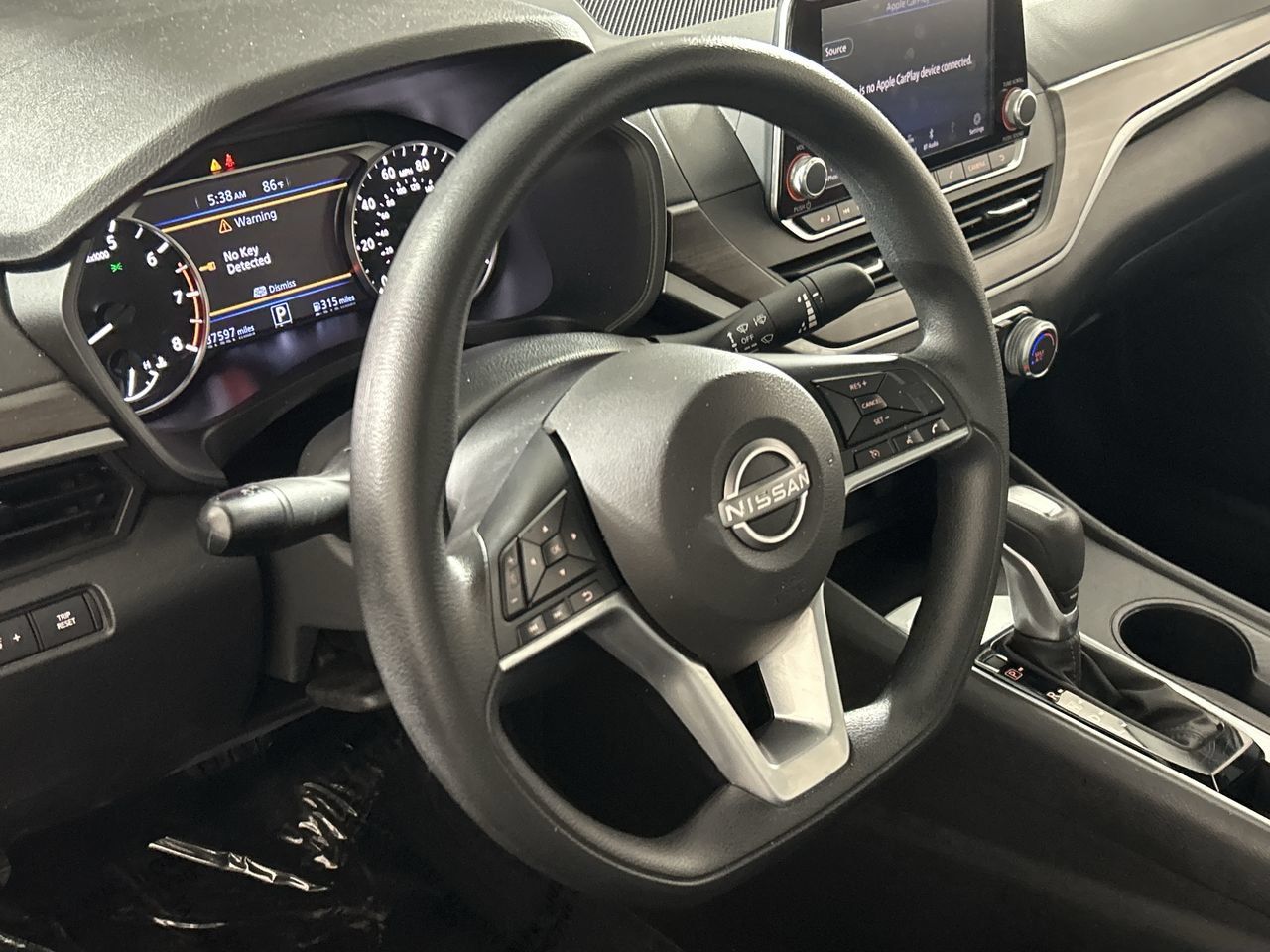 2025 Nissan Altima SV - Photo 14