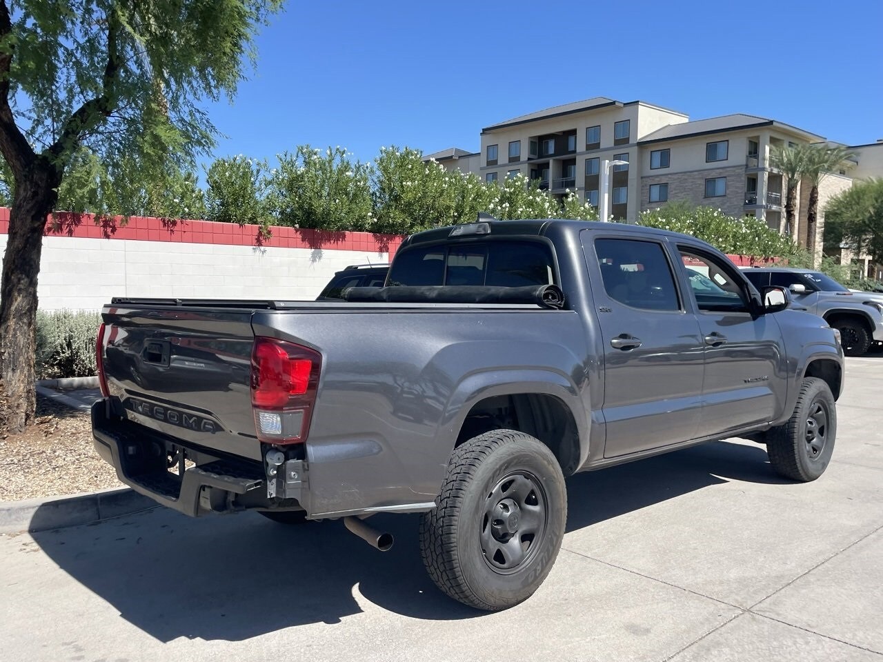 2019 Toyota Tacoma SR5 photo 2
