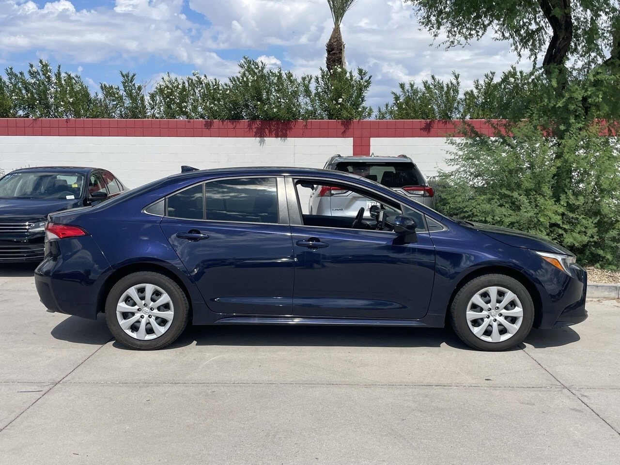 2024 Toyota Corolla XLE LE Premium SE photo 2