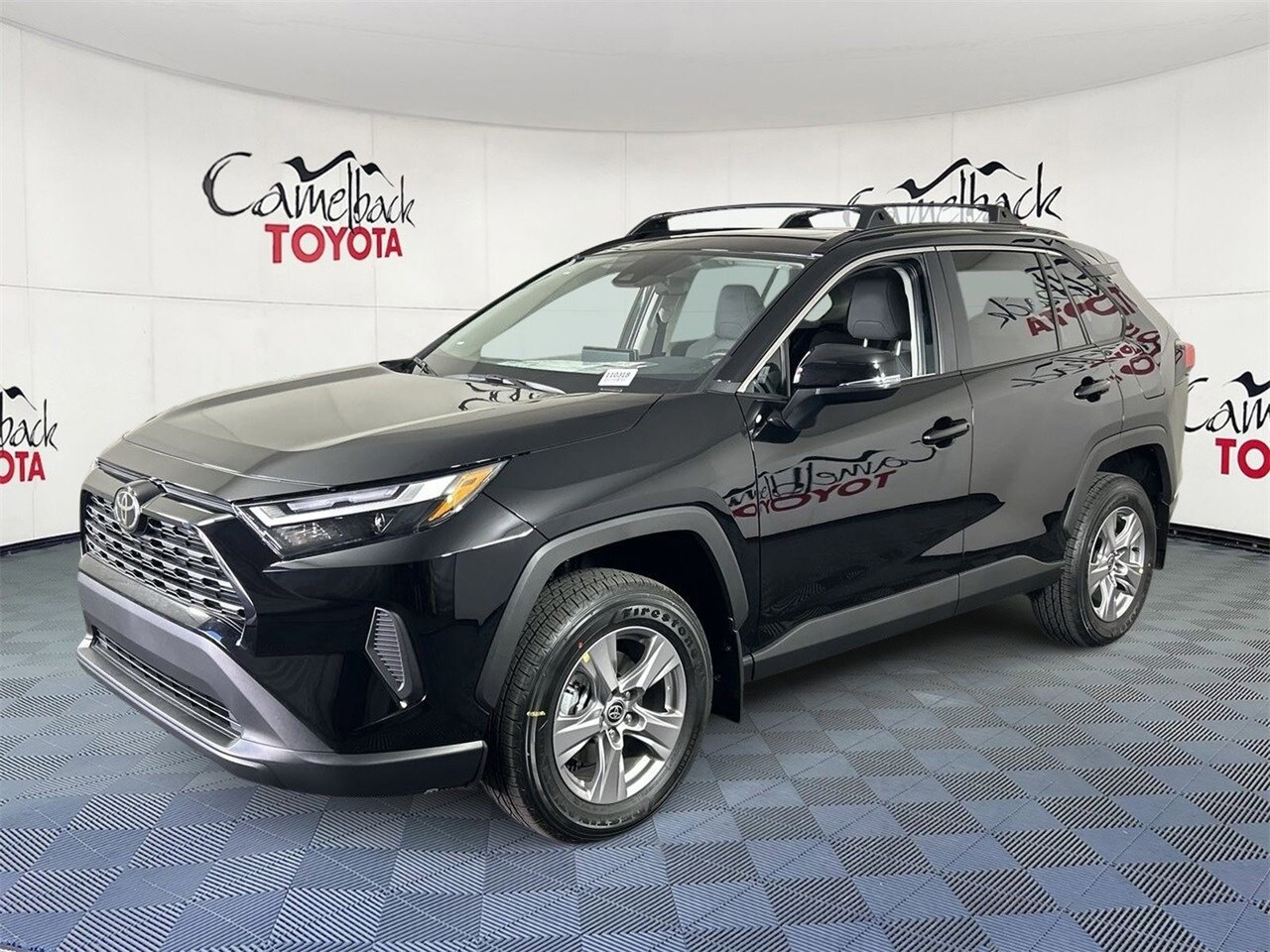 2025 Toyota RAV4 XLE photo 3