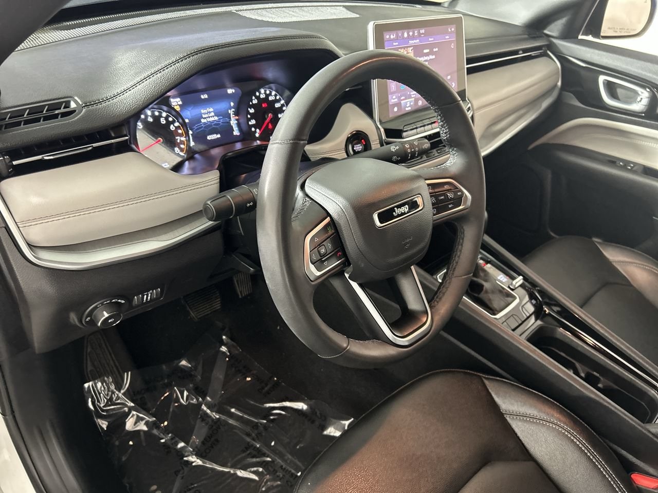 2025 Jeep Compass Limited - Photo 12