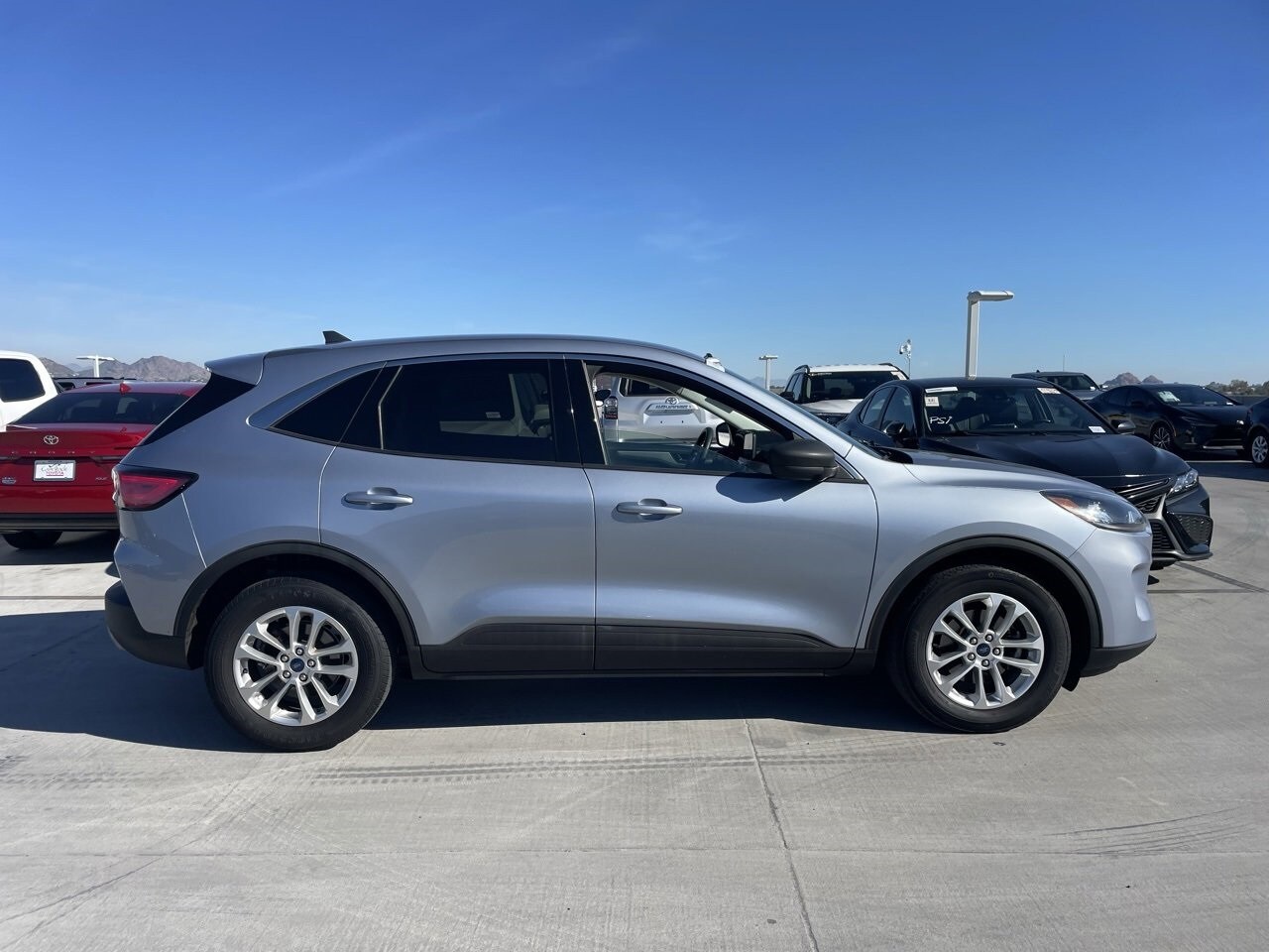 2022 Ford Escape SE photo 3