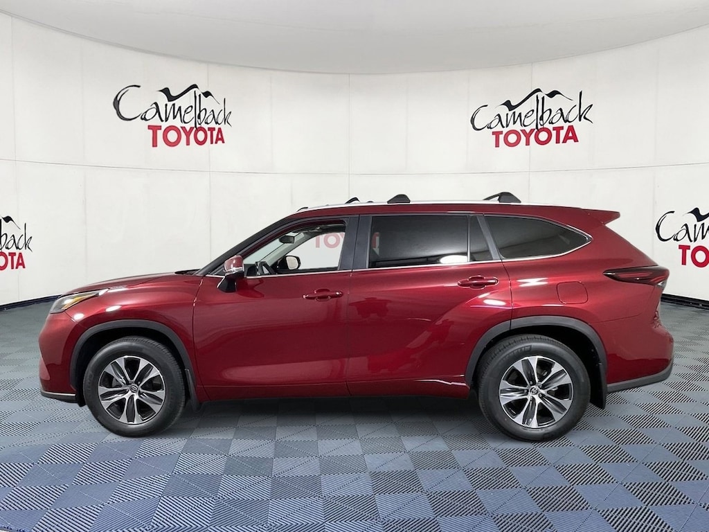 New 2025 Toyota Highlander XLE SUV