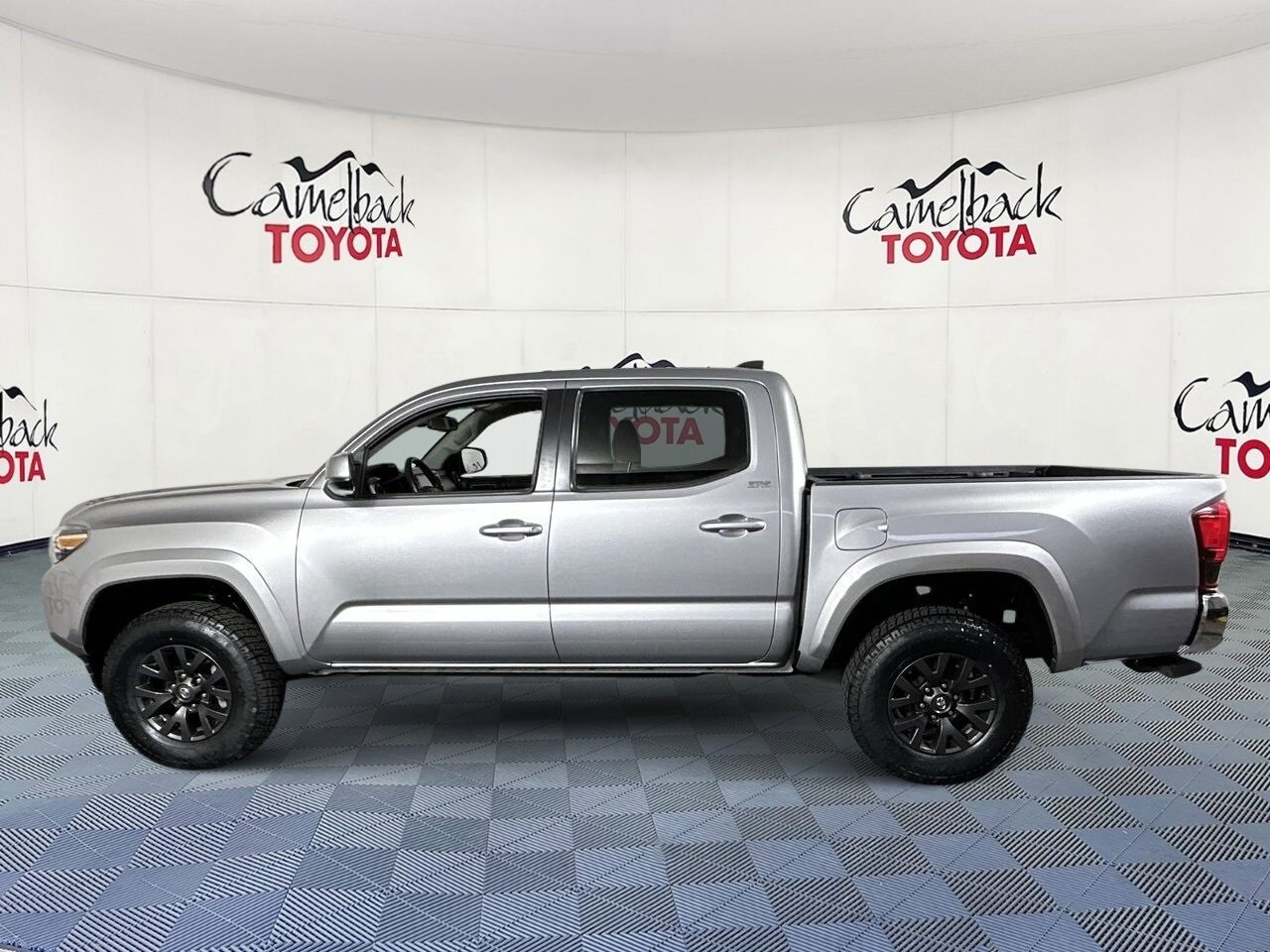 2020 Toyota Tacoma SR5 photo 4
