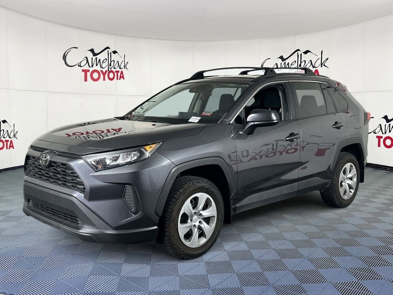 2021 Toyota RAV4 LE photo 2