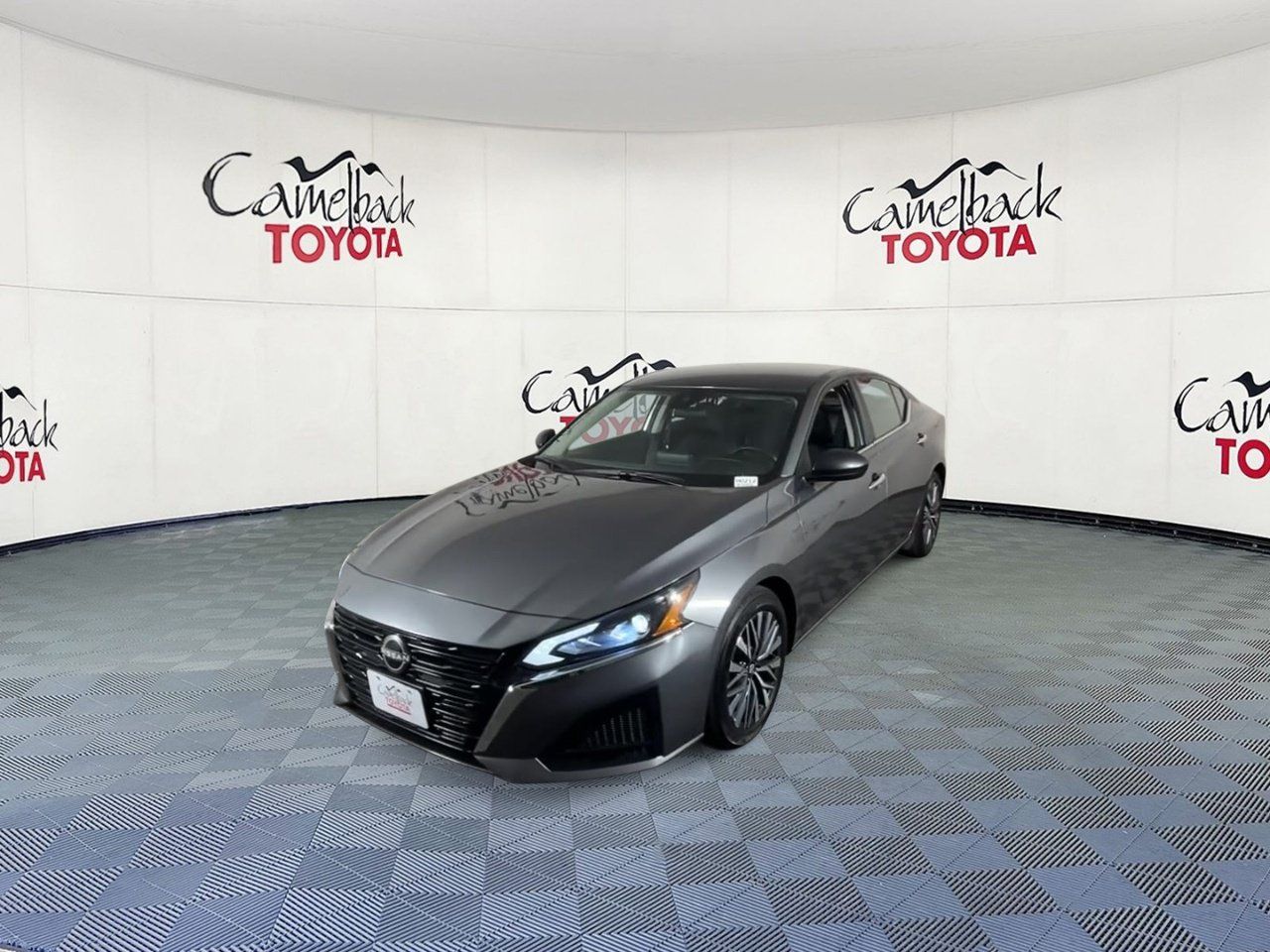 2025 Nissan Altima SV - Photo 6