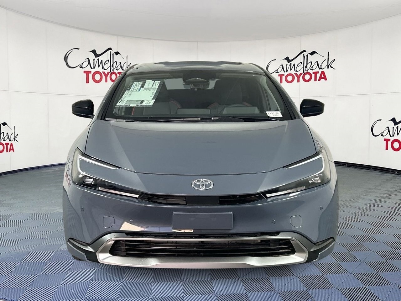 2026 Toyota Prius Plug-in Hybrid SE photo 3