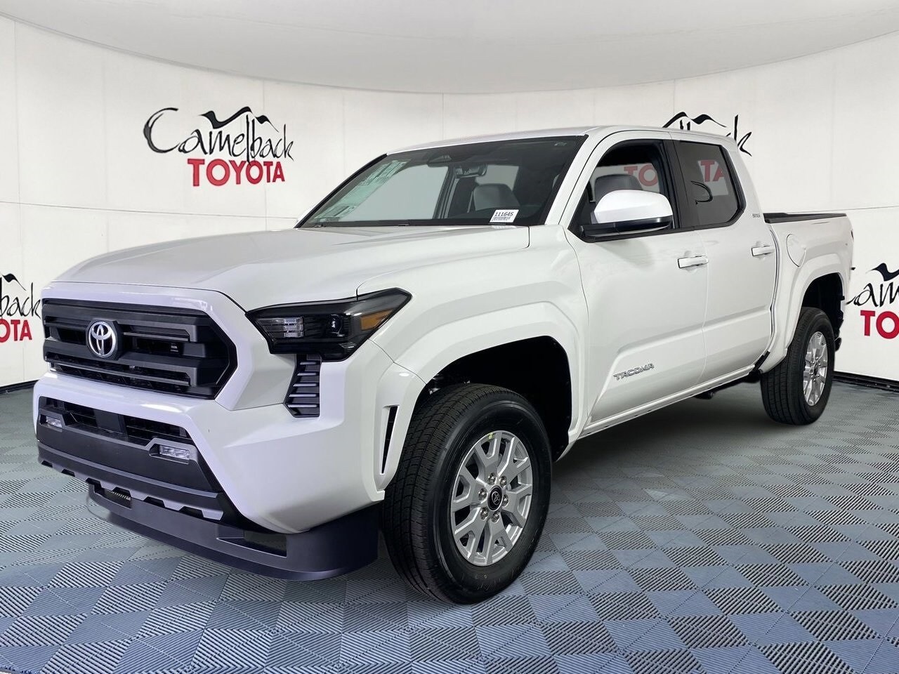 2025 Toyota Tacoma SR5 photo 3