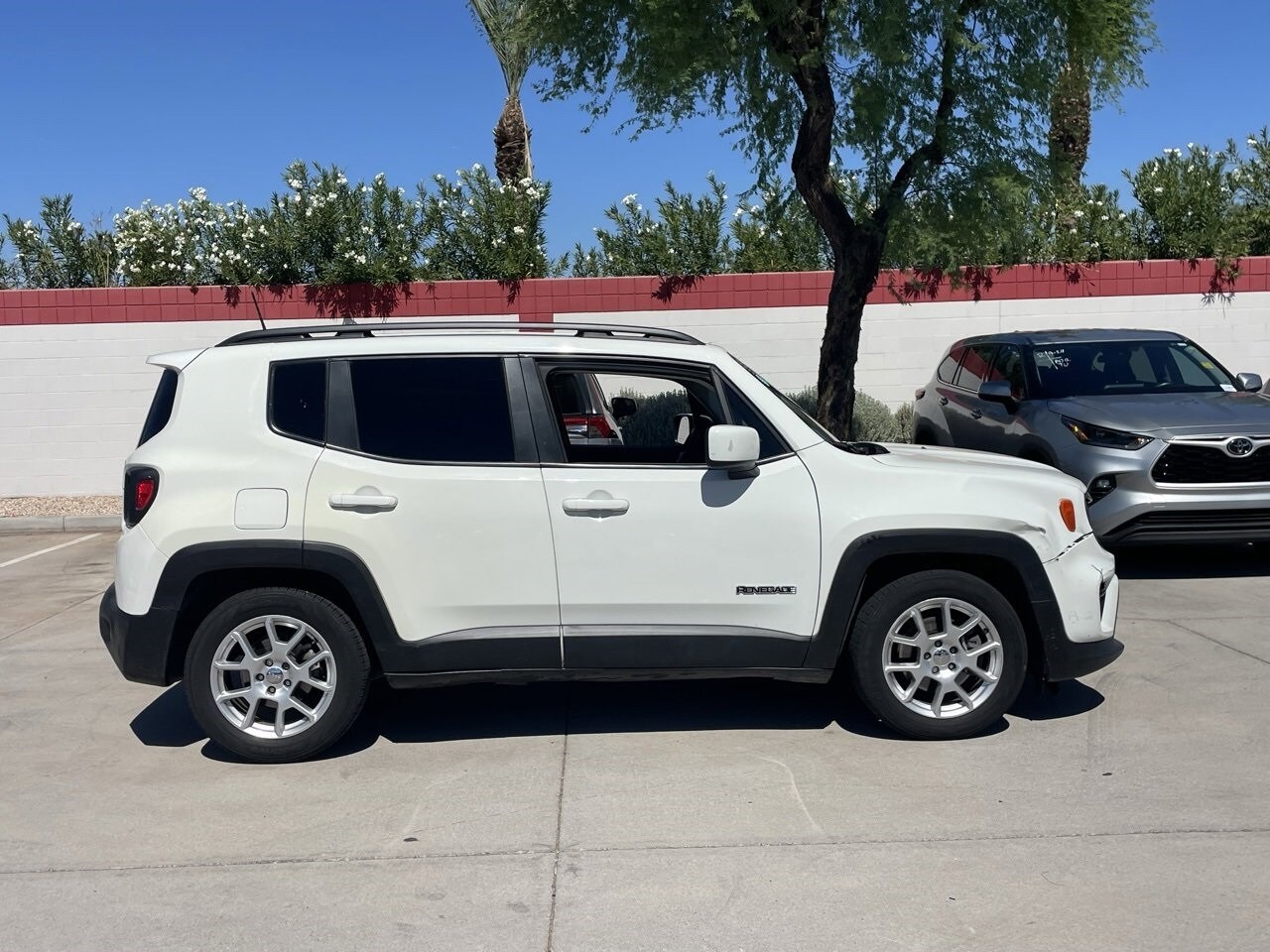 2020 Jeep Renegade Latitude photo 3