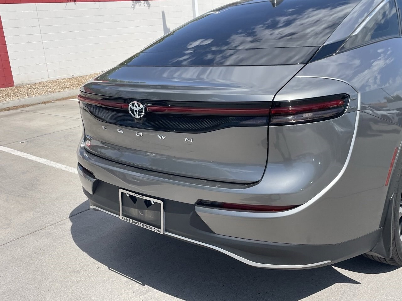 2023 Toyota Crown XLE photo 4