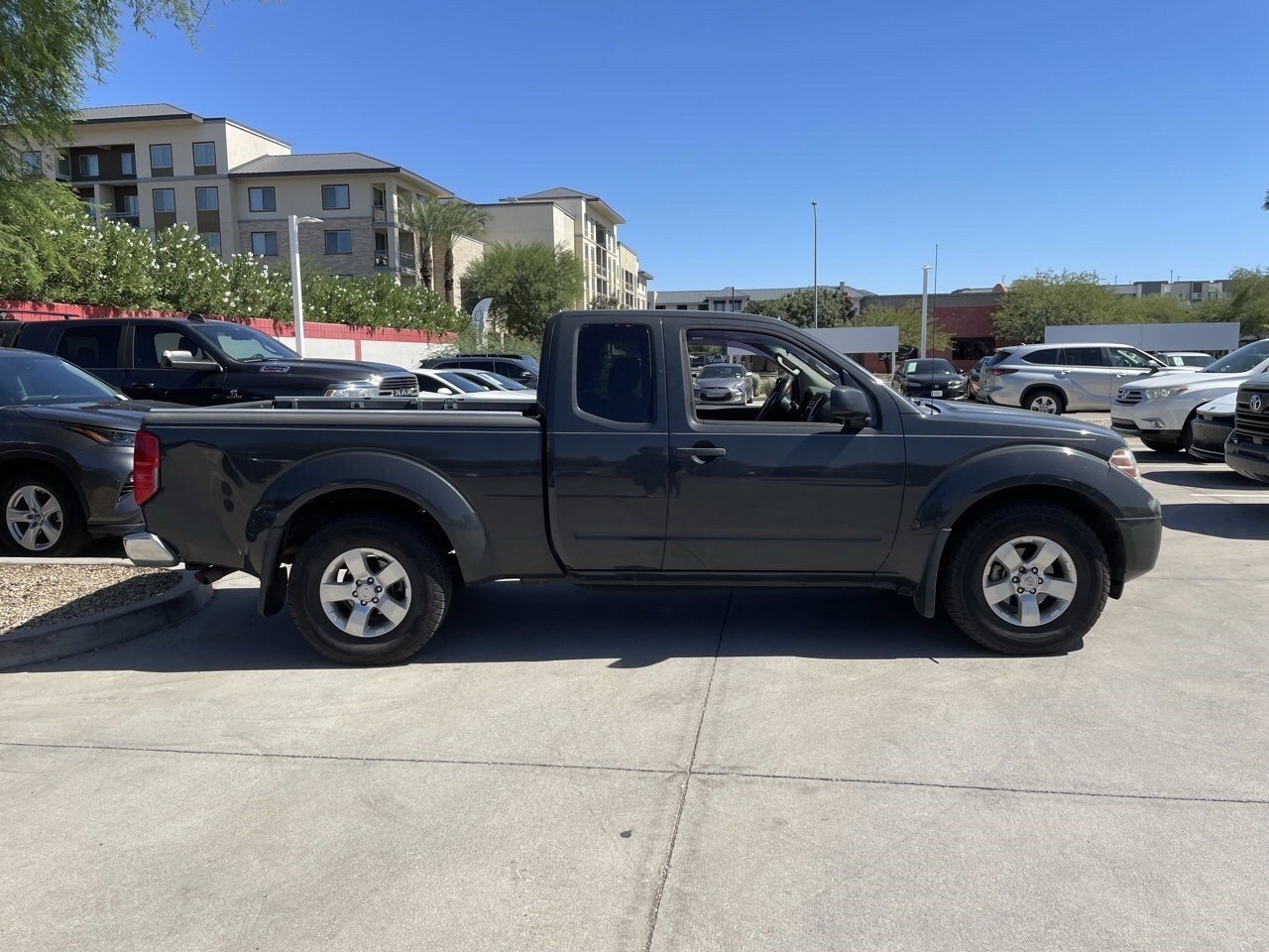 2012 Nissan Frontier SV photo 3