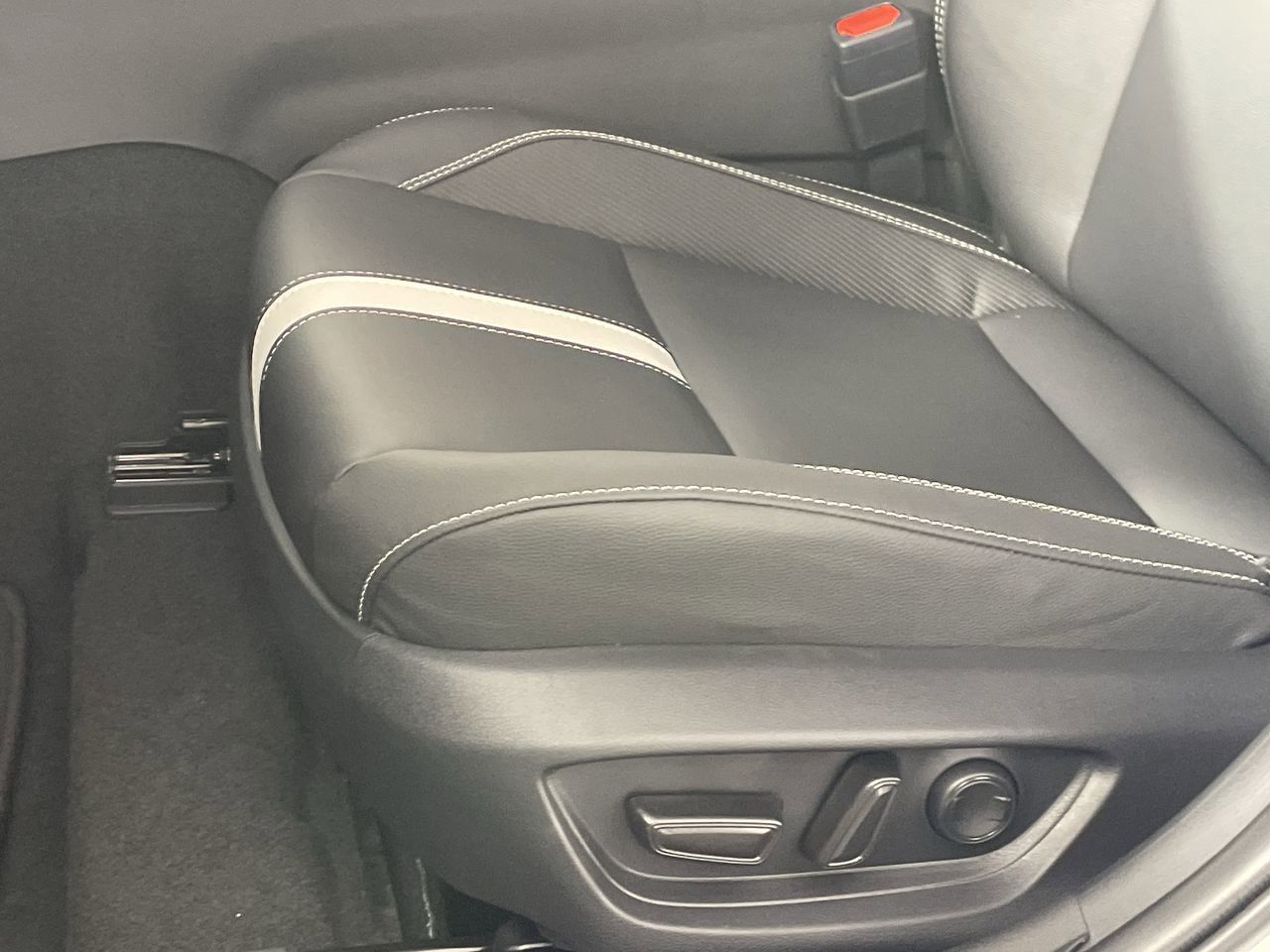2026 Toyota Camry SE - Photo 19