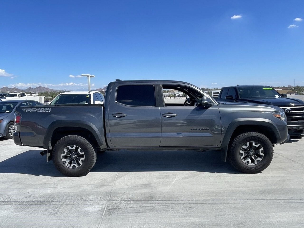 2021 Toyota Tacoma TRD Off-Road photo 3