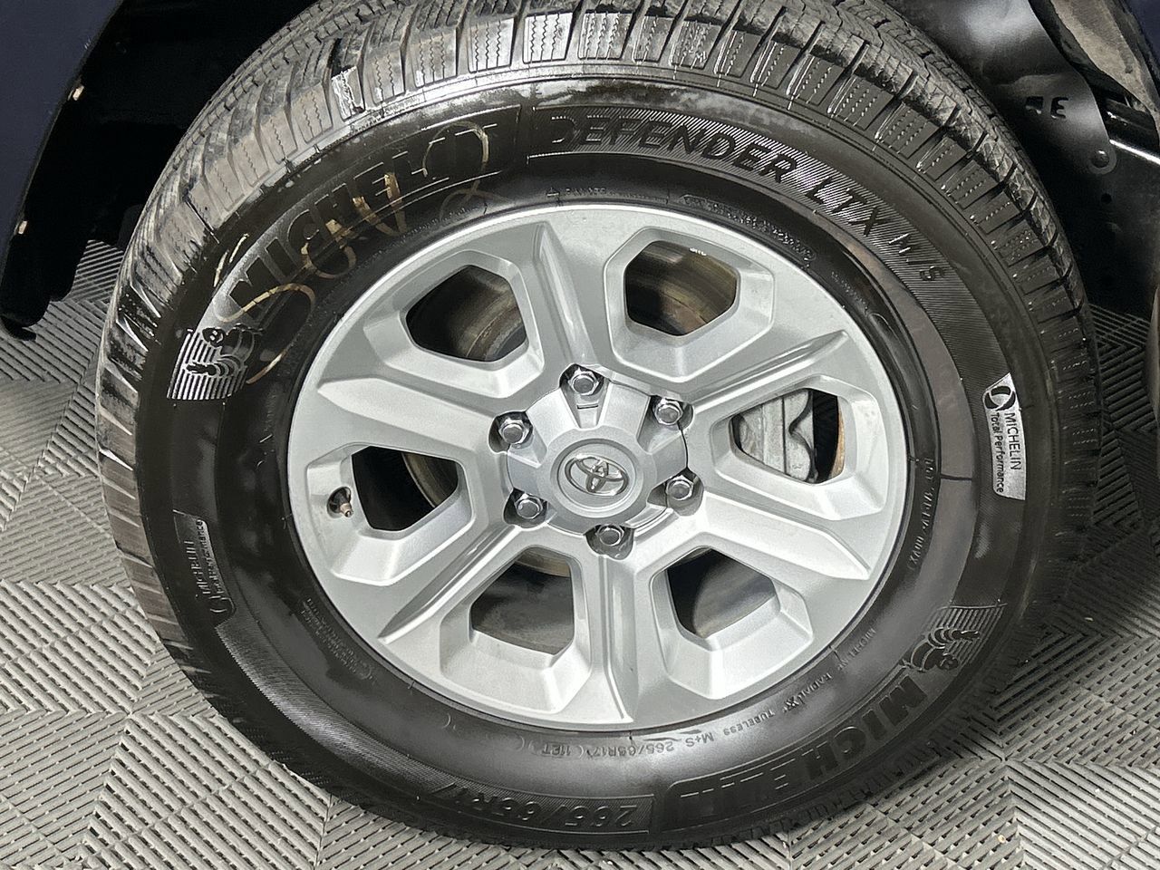 2023 Toyota 4Runner SR5 - Photo 10