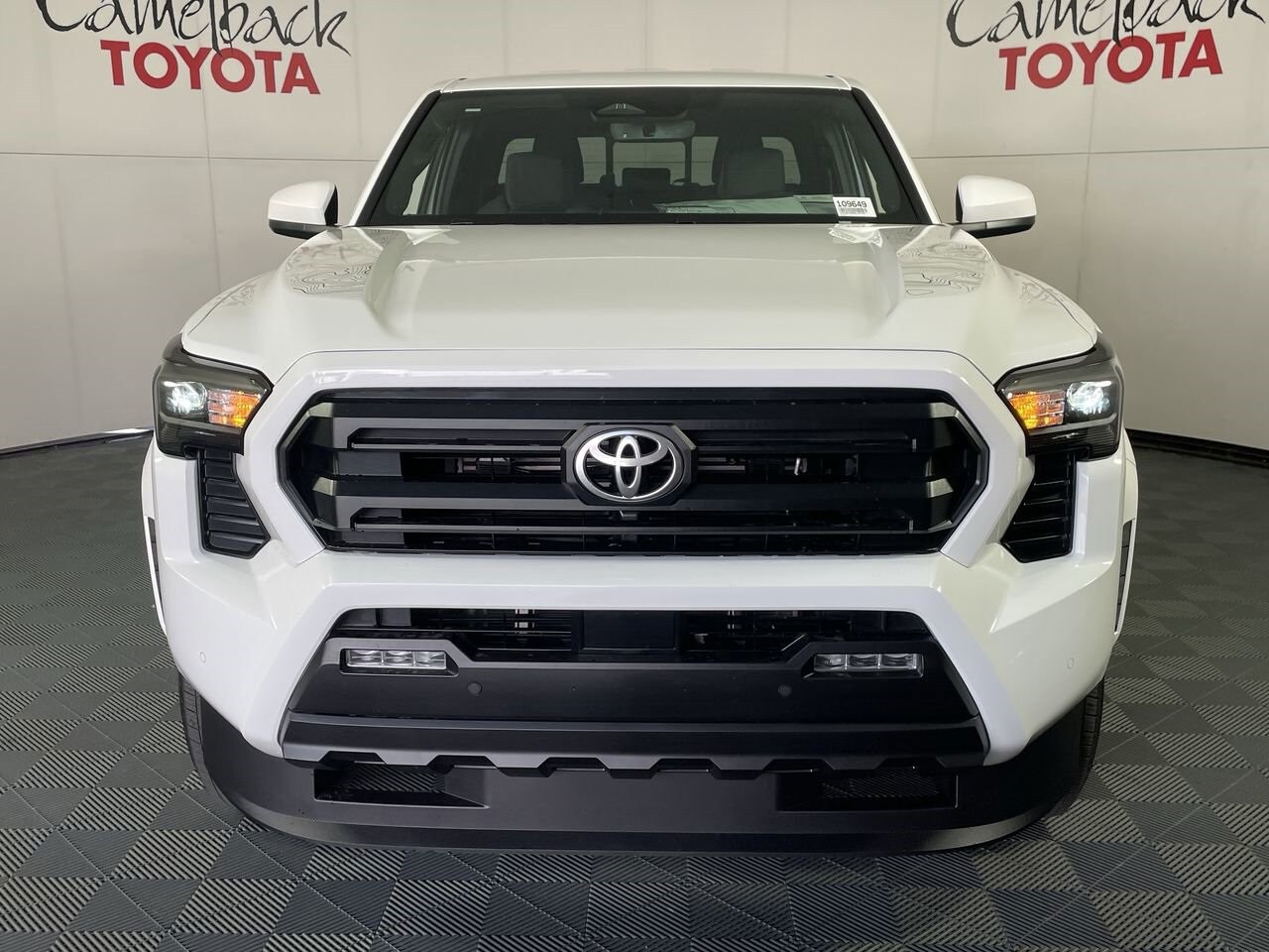 2025 Toyota Tacoma SR5 photo 3