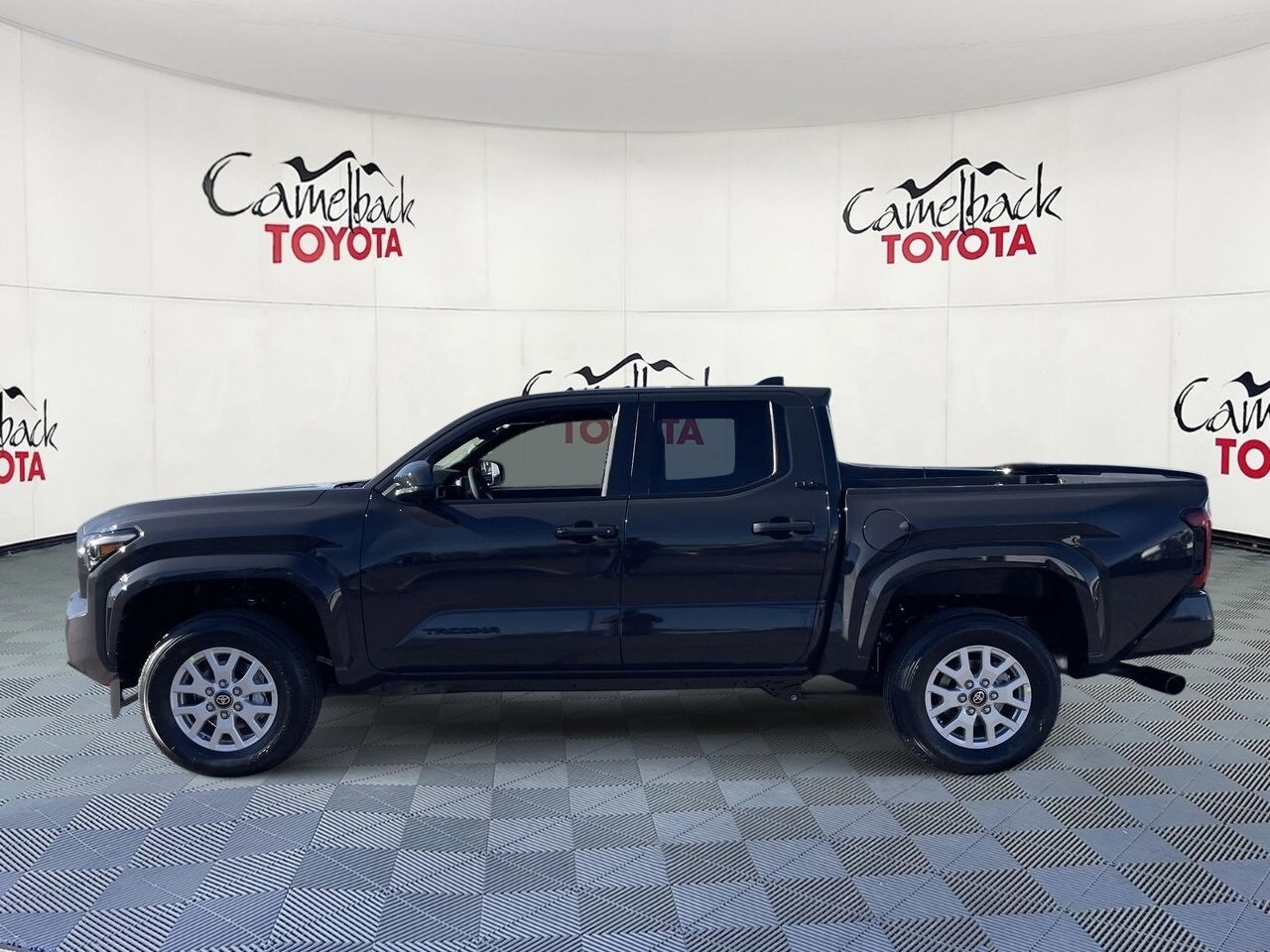 2025 Toyota Tacoma SR5 photo 2