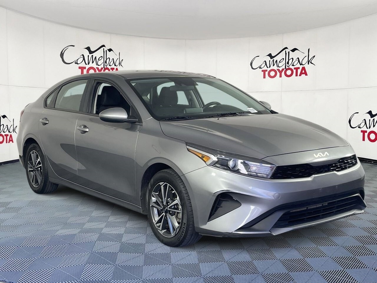 2023 Kia Forte LXS photo 3