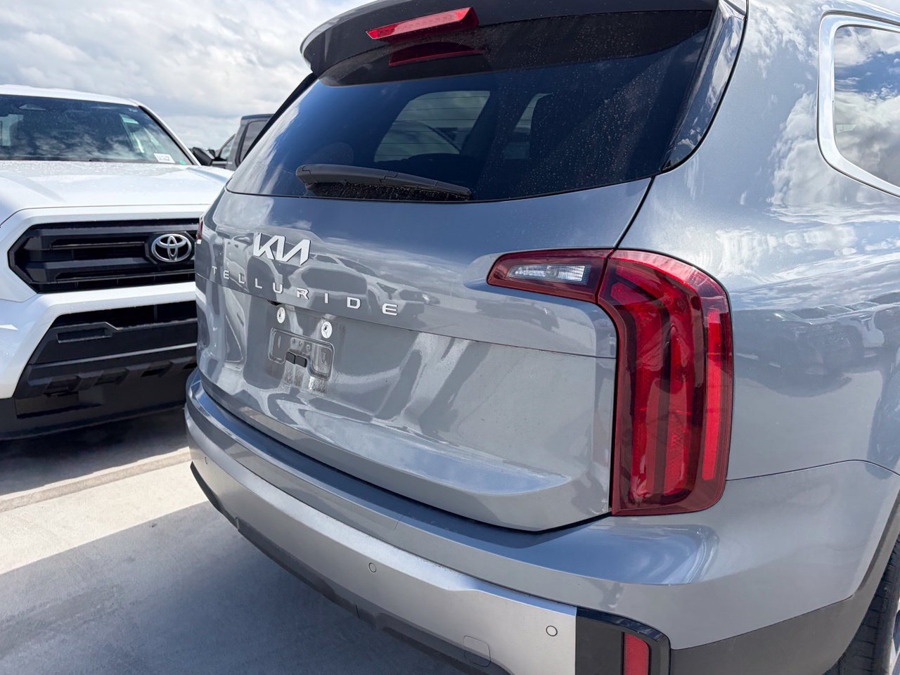 Used 2025 Kia Telluride LX SUV