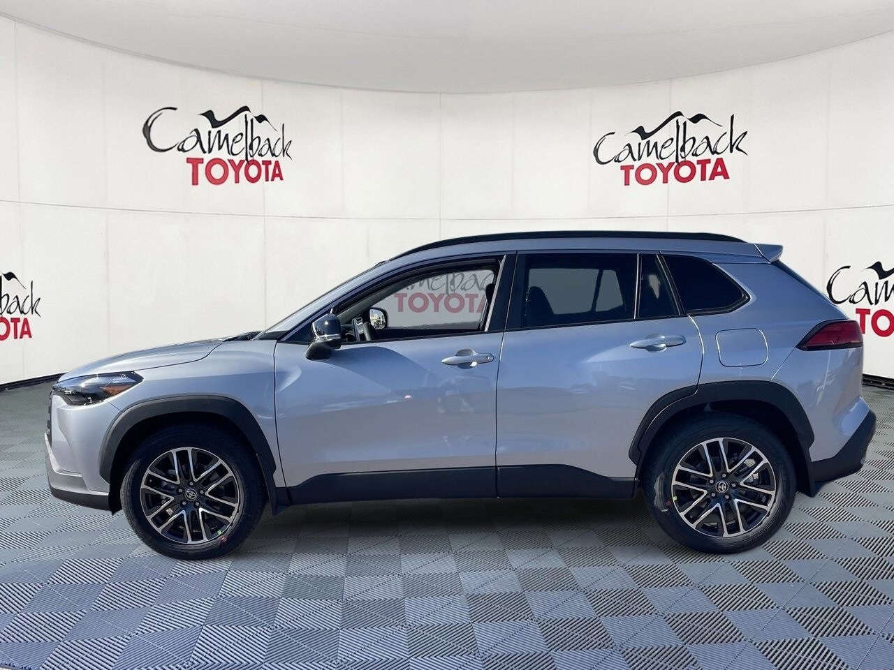 2026 Toyota Corolla Cross XLE photo 4