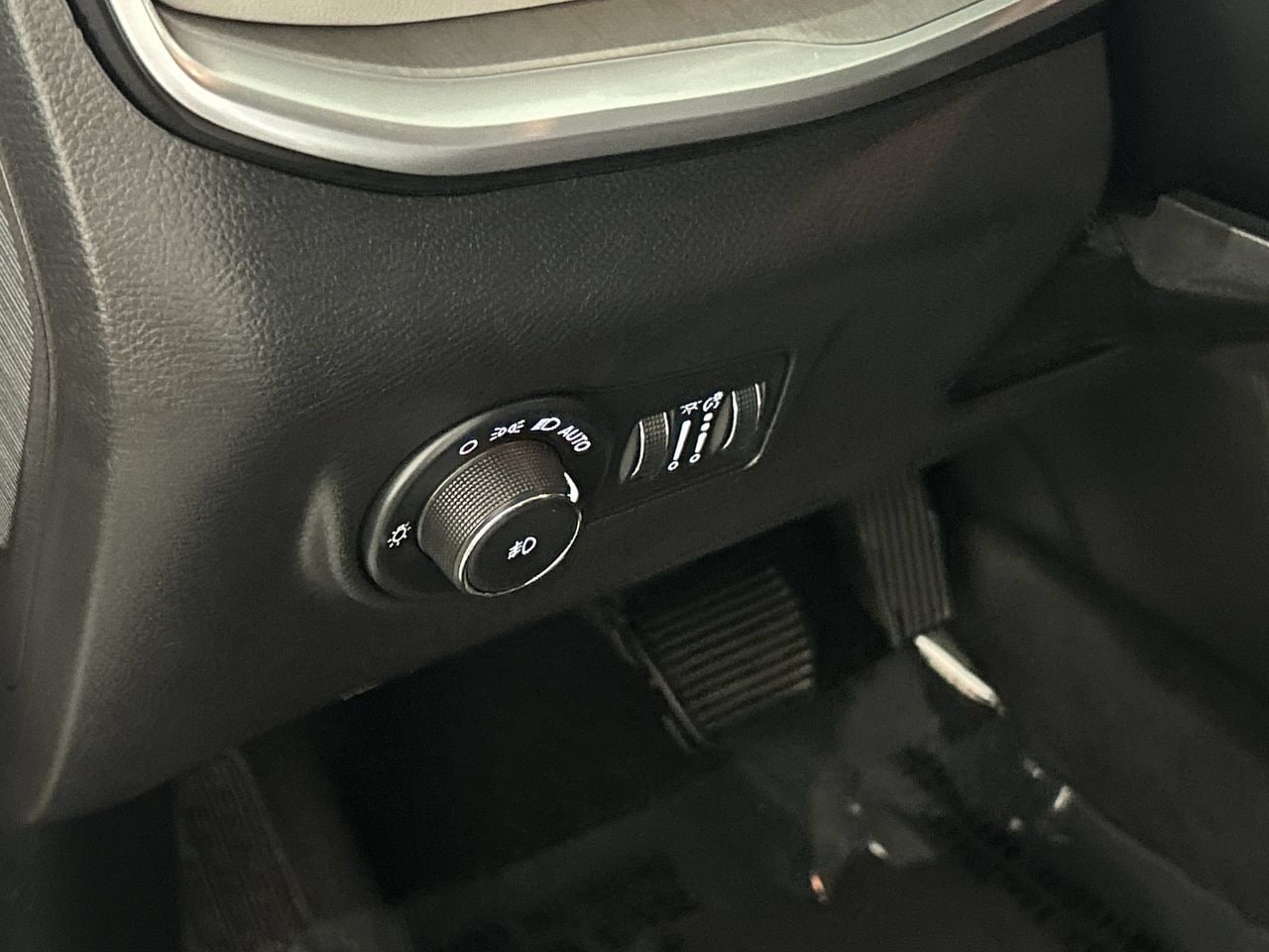 2025 Jeep Compass Limited - Photo 13