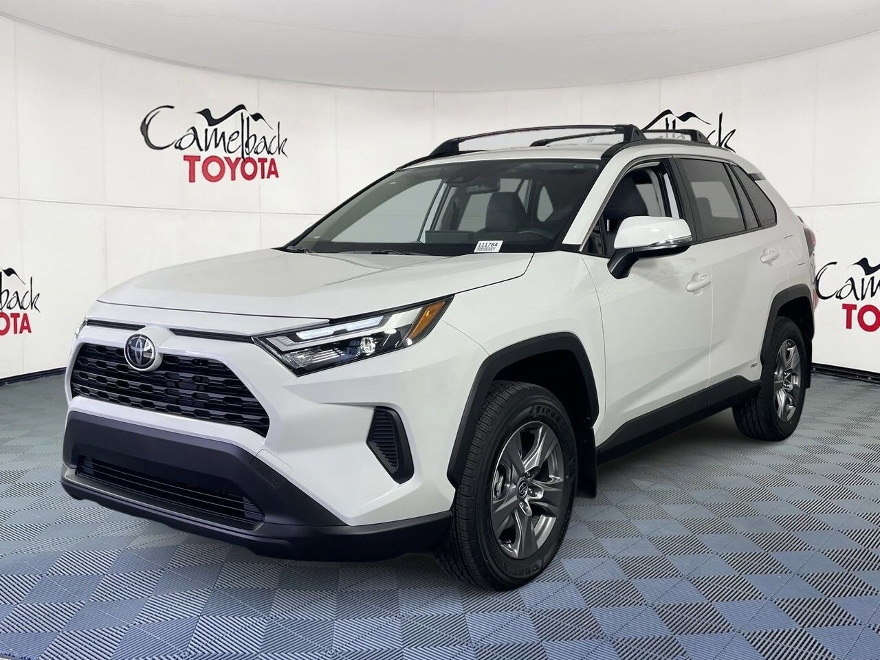 2025 Toyota RAV4 Hybrid XLE photo 2