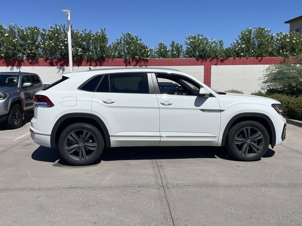 Used 2021 Volkswagen Atlas Cross Sport 3.6L V6 SE w/Technology R-Line SUV