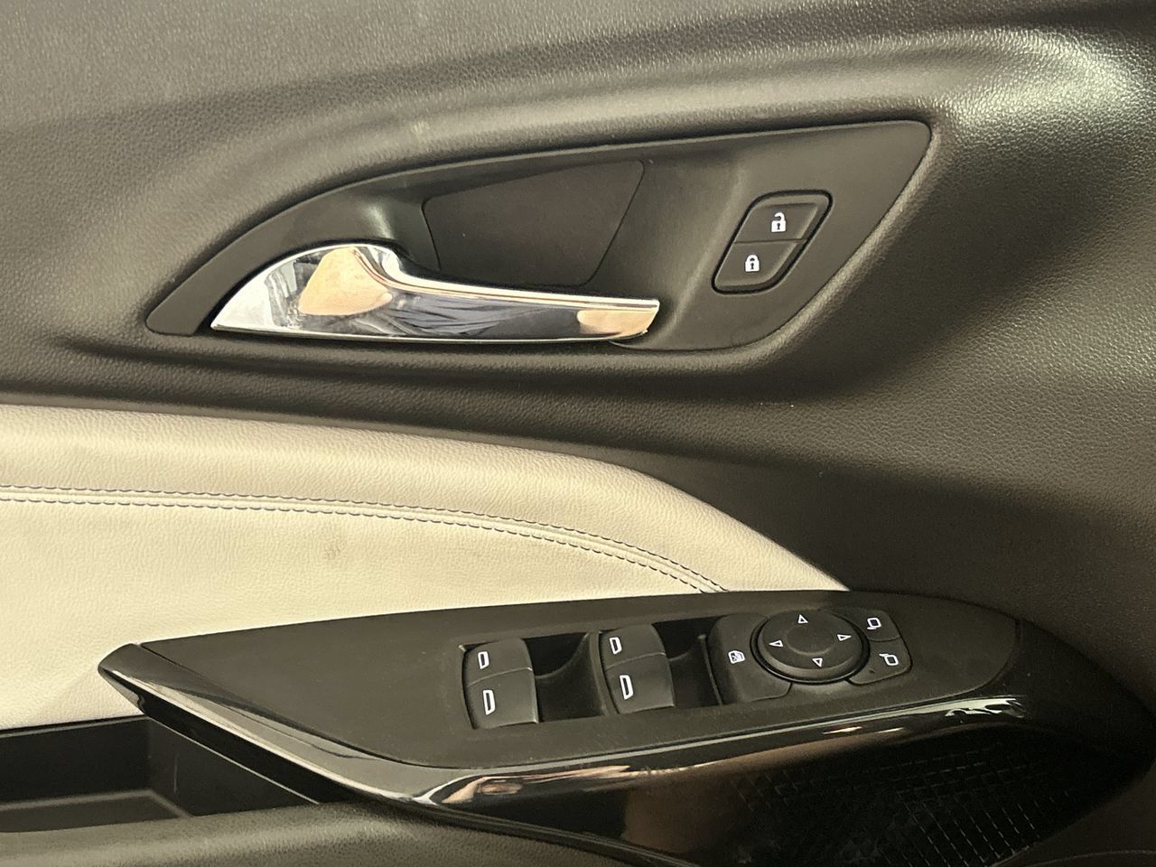 2025 Chevrolet Trax LT - Photo 19