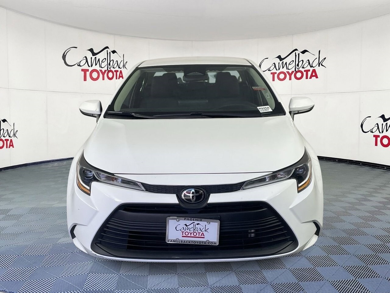 2024 Toyota Corolla LE photo 2