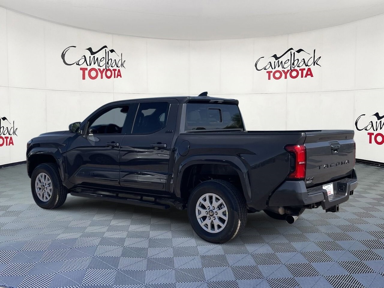 2025 Toyota Tacoma SR5 photo 4