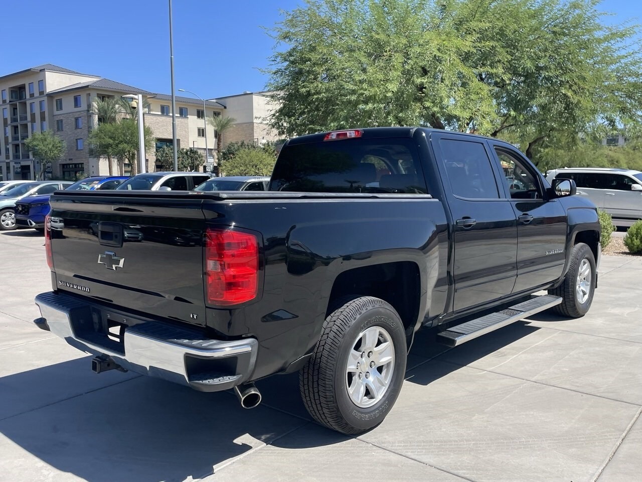 2018 Chevrolet Silverado LT photo 2
