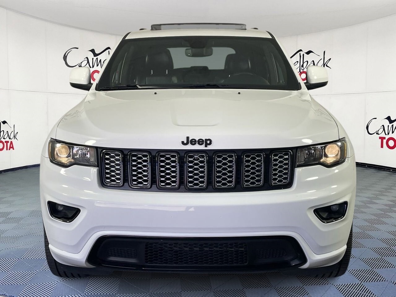 2020 Jeep Grand Cherokee Altitude photo 3