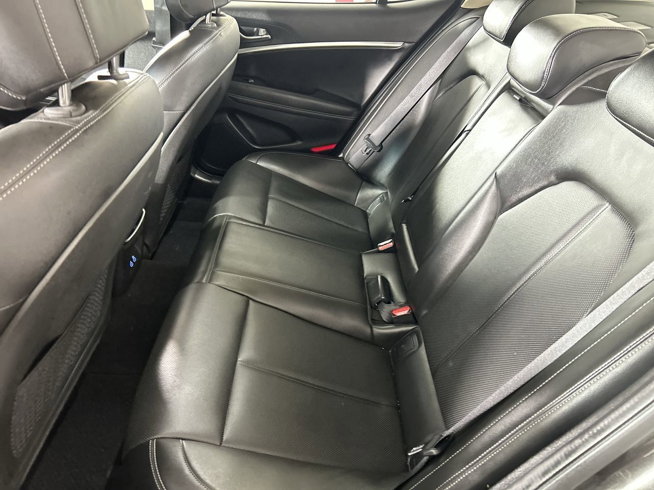 2025 GENESIS G70 Standard - Photo 23