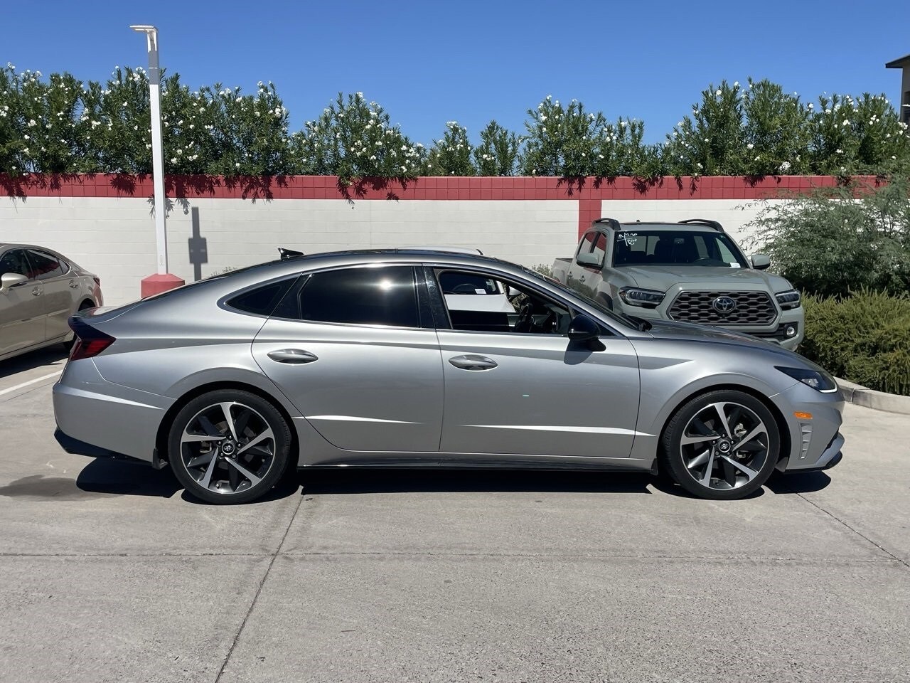 2021 Hyundai Sonata SEL Plus photo 2