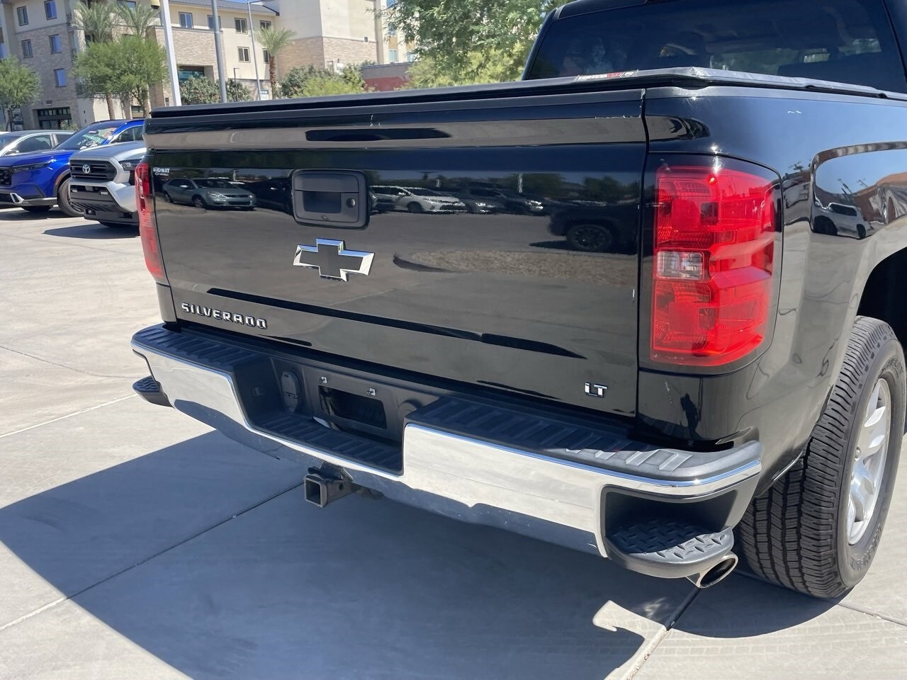 2018 Chevrolet Silverado LT photo 4