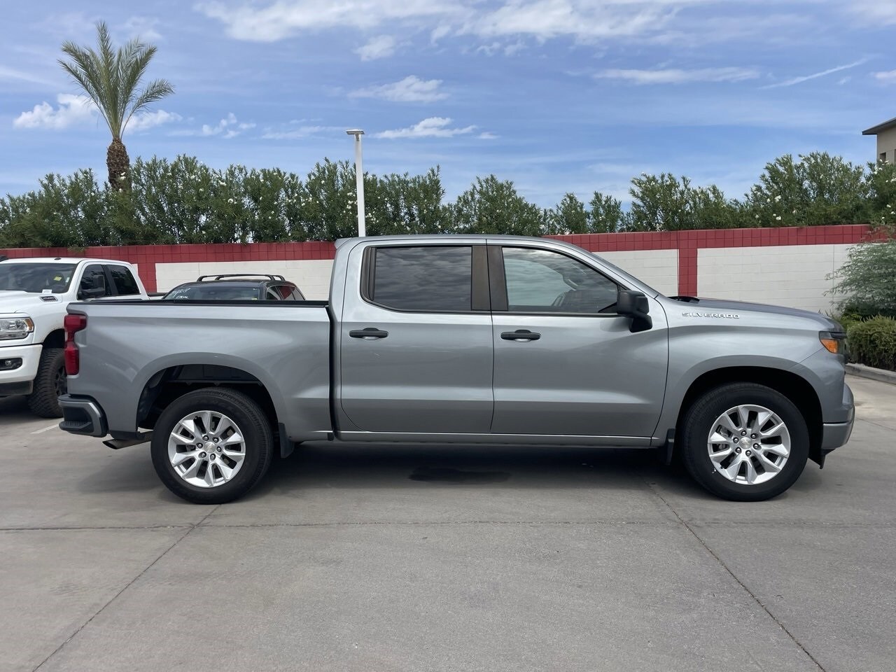 2023 Chevrolet Silverado Custom photo 3