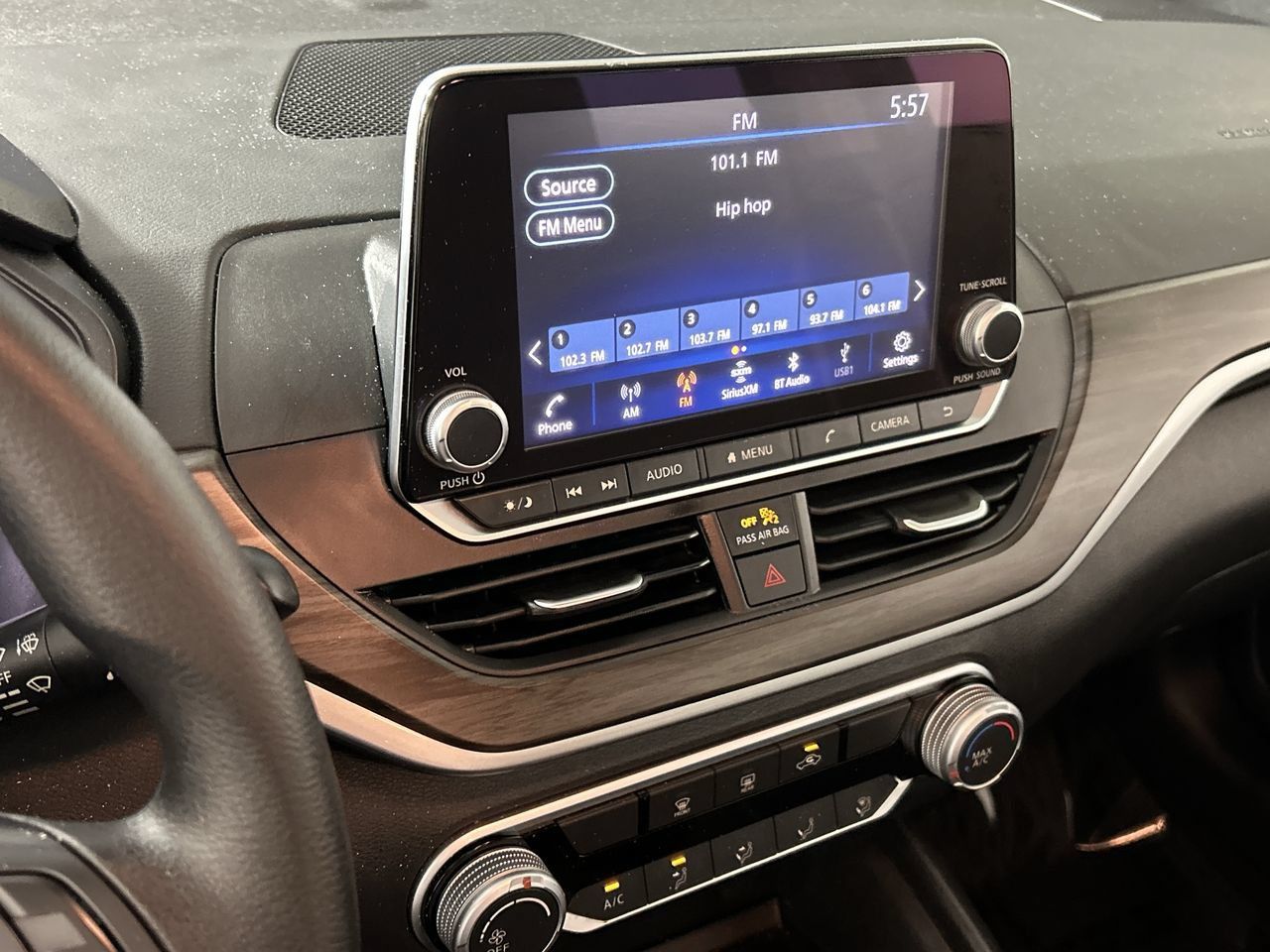 2025 Nissan Altima SV - Photo 17