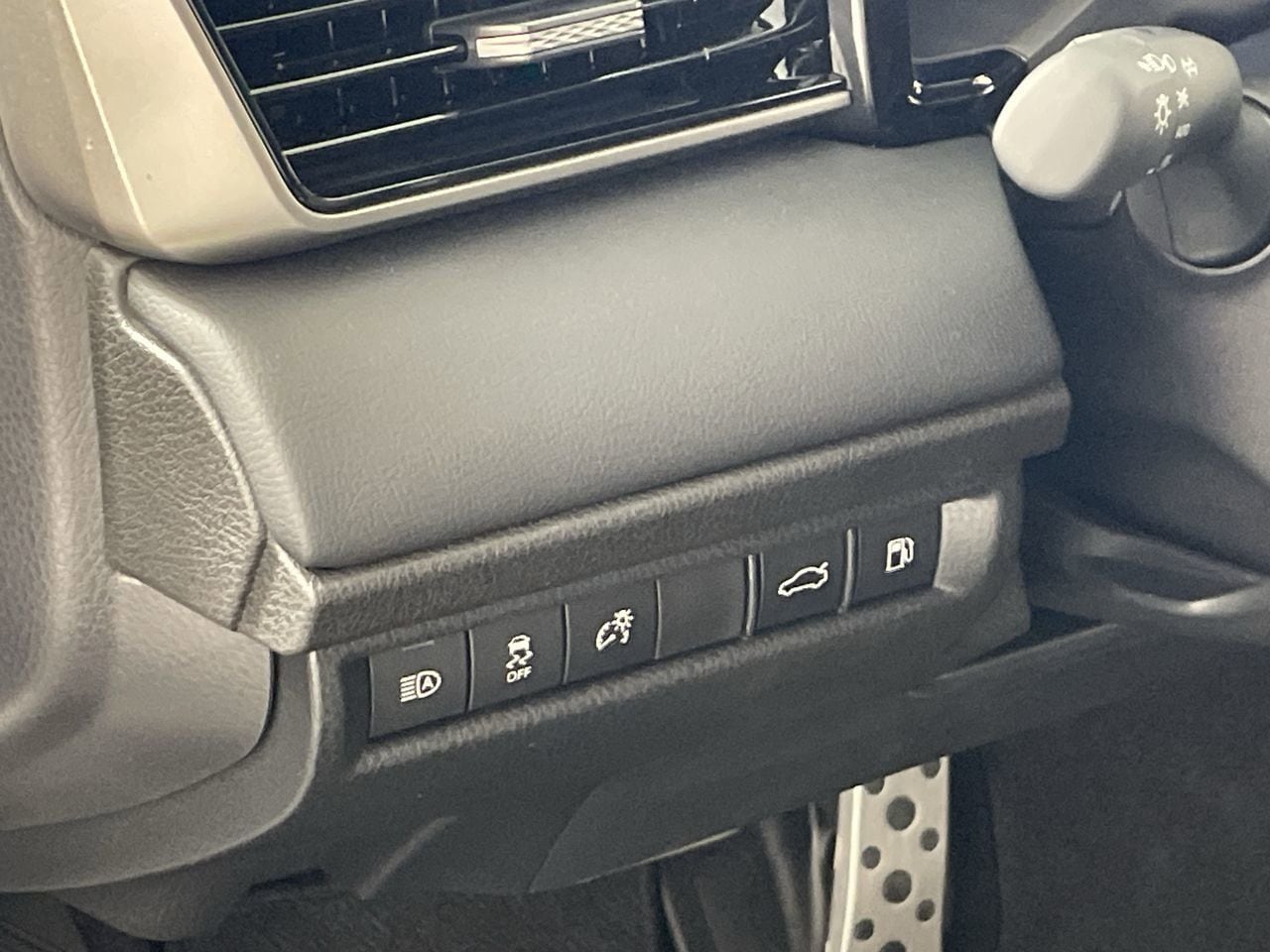 2026 Toyota Camry XSE - Photo 12