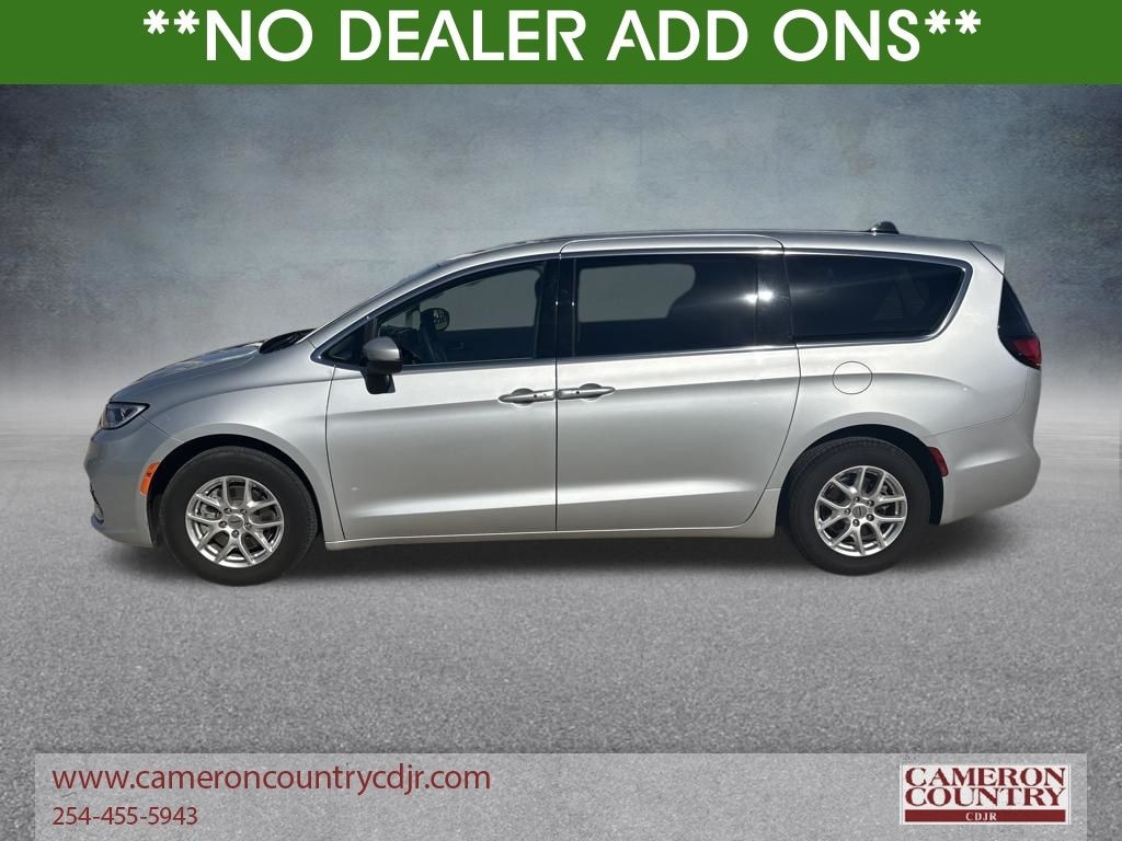 Used 2023 Chrysler Pacifica Touring L Minivan/Van
