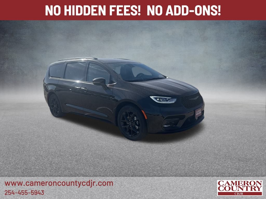 New 2026 Chrysler Pacifica Select