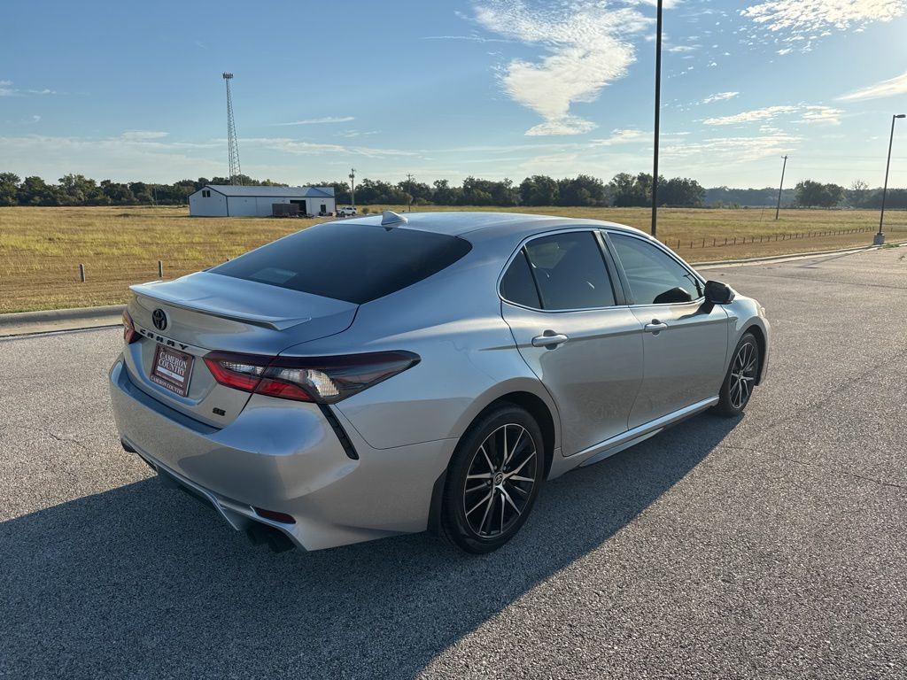 2024 Toyota Camry SE photo 3