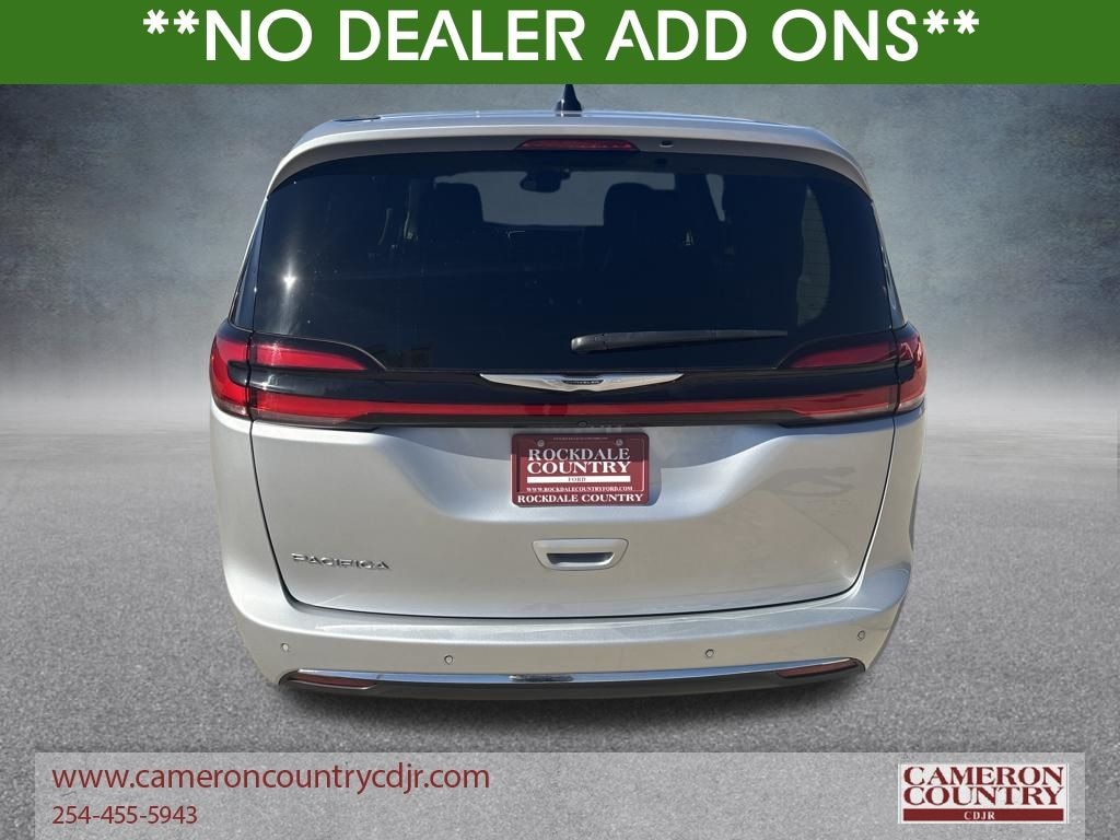 Used 2023 Chrysler Pacifica Touring L Minivan/Van