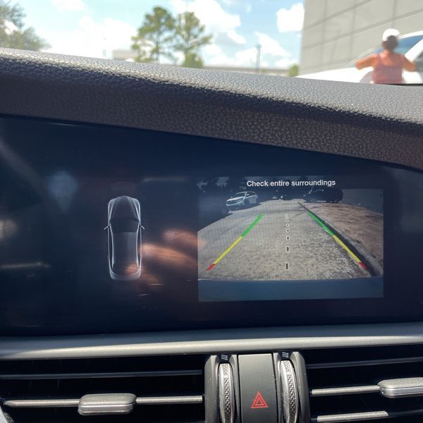 2021 Alfa Romeo Giulia Base photo 2