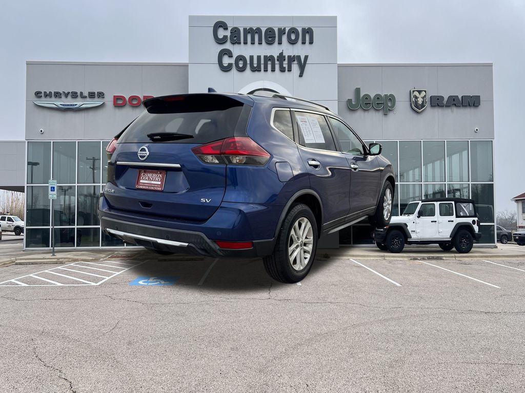 2020 Nissan Rogue SV photo 2