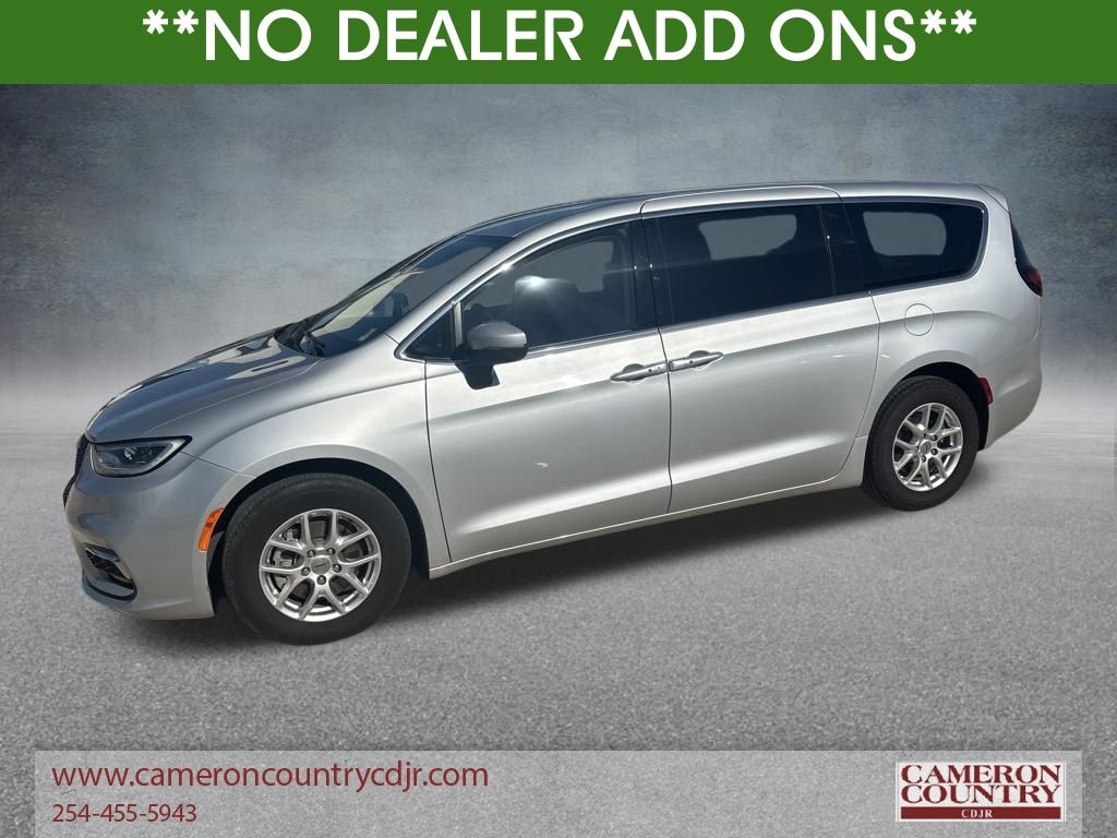 Used 2023 Chrysler Pacifica Touring L Minivan/Van