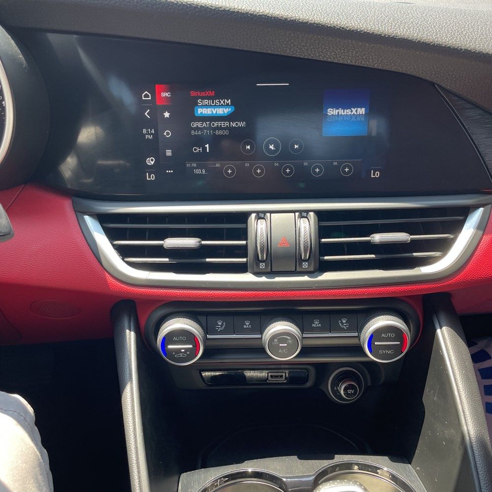 2021 Alfa Romeo Giulia Base photo 3